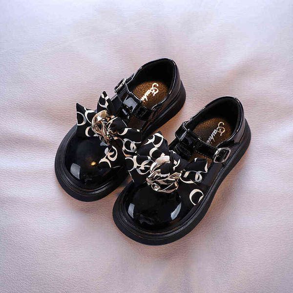 2022 autumn new girls leather britain style versatile kids fashion thick bottom mary janes for princess solid black glossy metal g220418, Black;red
2022 autumn new girls leather britain style versatile kids fashion thick bottom mary janes for princess solid black glossy metal g220418, Black;red