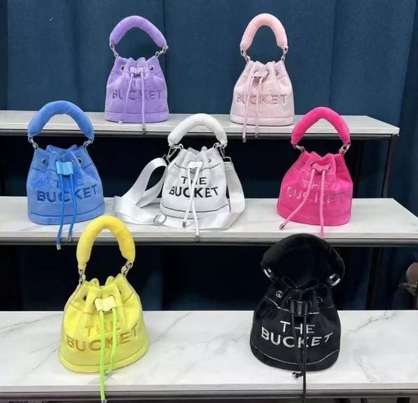 the tote bucket bags ladies purses and handbags for women luxury plush single-shoulder handbags
the tote bucket bags ladies purses and handbags for women luxury plush single-shoulder handbags