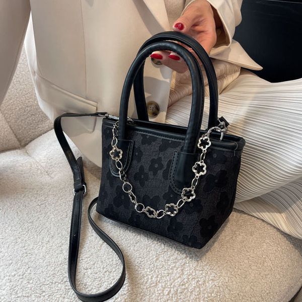 fashion new single shoulder messenger bag small female large capacity simple ladies bags crossbody handbags
fashion new single shoulder messenger bag small female large capacity simple ladies bags crossbody handbags