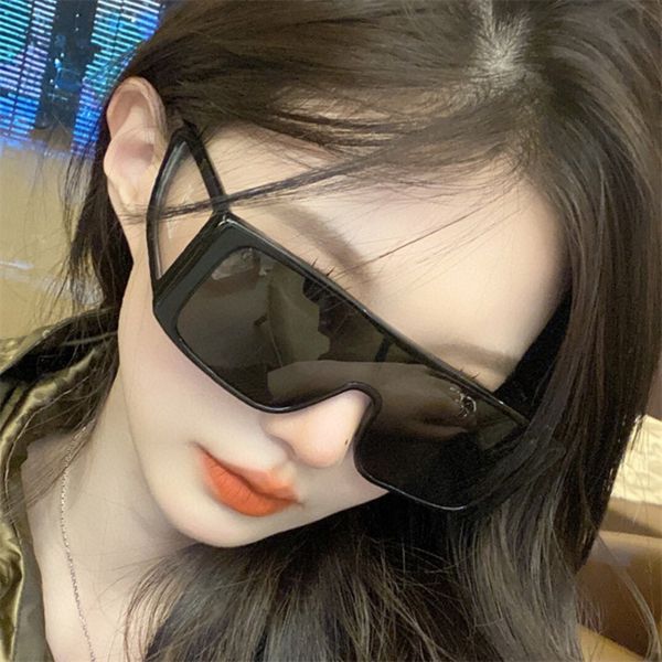 sunglasses even lens goggles men's and women's same ins small face anti ultraviolet sunglasses, White;black
sunglasses even lens goggles men's and women's same ins small face anti ultraviolet sunglasses, White;black