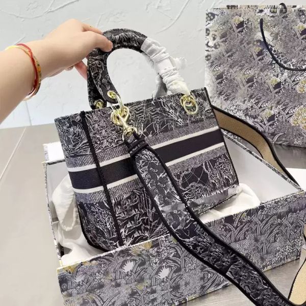 fashion cute embroidery ladies bags color shoulder bag r luxury handbags cross body women totes crossbody clutch fashion handbag chain canva
fashion cute embroidery ladies bags color shoulder bag r luxury handbags cross body women totes crossbody clutch fashion handbag chain canva