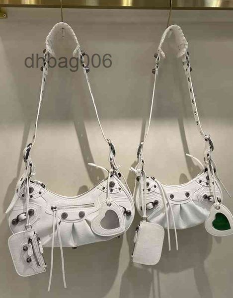 designer le 2022 caogle handbags bags lecagole designers handbag crescent bag three one rivet locomotive leather underarm un4l 8ts6
designer le 2022 caogle handbags bags lecagole designers handbag crescent bag three one rivet locomotive leather underarm un4l 8ts6