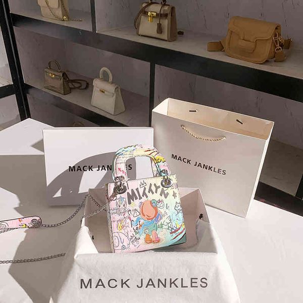 women's graffiti color princess diana bag women's 2022 new portable messenger shoulder bag luxury designer
women's graffiti color princess diana bag women's 2022 new portable messenger shoulder bag luxury designer