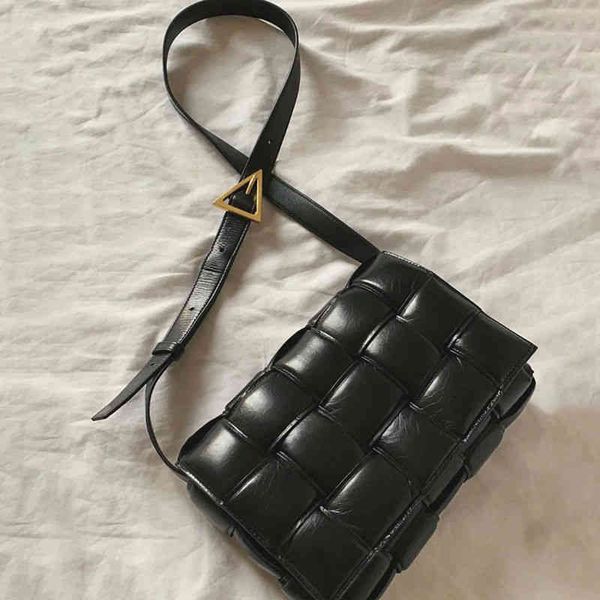 fashion venetas trend bottegas handbags soft etas beautiful square cloud woven pillow leather women's bag smal
fashion venetas trend bottegas handbags soft etas beautiful square cloud woven pillow leather women's bag smal