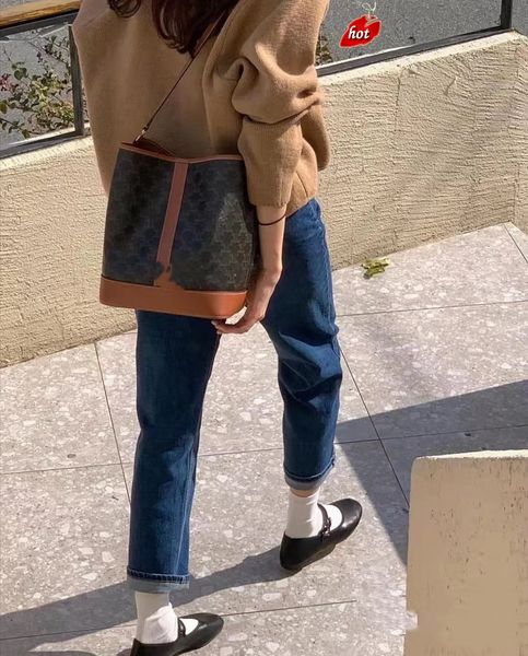 factory online export designer brand bag handbag 2022 new triumphal women's leather large capacity shoulder high-grade old flower mseng
factory online export designer brand bag handbag 2022 new triumphal women's leather large capacity shoulder high-grade old flower mseng