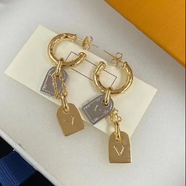 fashion gold & siliver pendant earrings women's earring with letters love jewelry louisearing design v brand, Golden;silver
fashion gold & siliver pendant earrings women's earring with letters love jewelry louisearing design v brand, Golden;silver