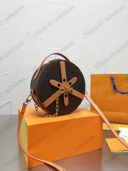 boite chapeau n7 gradient monograms coated canvas round bags designers travel shoulder bags barrel-shaped hat box bag
boite chapeau n7 gradient monograms coated canvas round bags designers travel shoulder bags barrel-shaped hat box bag
