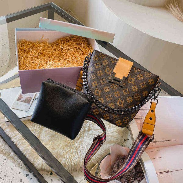 bag messenger autumn new style printed single high sense leisure bucket chain handbags luxury design shoulder crossbody bags for woman
bag messenger autumn new style printed single high sense leisure bucket chain handbags luxury design shoulder crossbody bags for woman