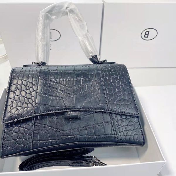 designer luxury shoulder bag lady vintage totes shopping phone bags casual purses versatile messenger women fashion clutch bag classic cross
designer luxury shoulder bag lady vintage totes shopping phone bags casual purses versatile messenger women fashion clutch bag classic cross