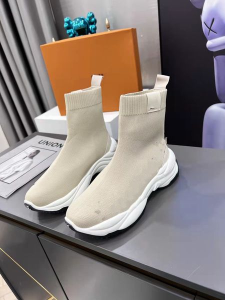 new fashion men shoe designer women leather lace up platform sneakers white black mens womens 0502
new fashion men shoe designer women leather lace up platform sneakers white black mens womens 0502