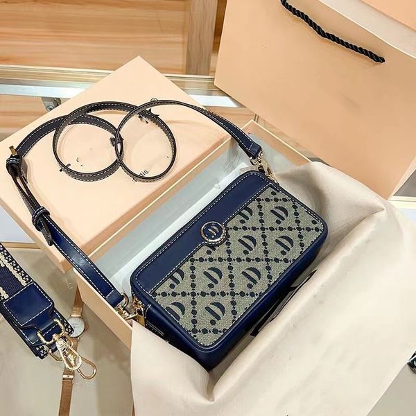 2022 new camera bag women's summer high-end one-shoulder messenger bag small square bag
2022 new camera bag women's summer high-end one-shoulder messenger bag small square bag