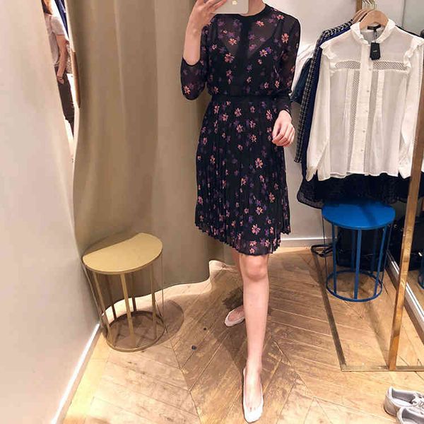 french single maje autumn and winter watermark high waist slim fit flower two piece set long sleeve pleated lady dress, Black;gray
french single maje autumn and winter watermark high waist slim fit flower two piece set long sleeve pleated lady dress, Black;gray