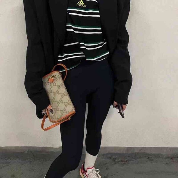 2022 new spring and summer arc de armpit bag female fashion single shoulder uette diagonal straddle portable canvas luxury handbags designer
2022 new spring and summer arc de armpit bag female fashion single shoulder uette diagonal straddle portable canvas luxury handbags designer
