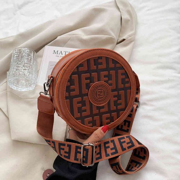 2022 new designer handbags embossed round net red letter wide belt mini messenger single
2022 new designer handbags embossed round net red letter wide belt mini messenger single
