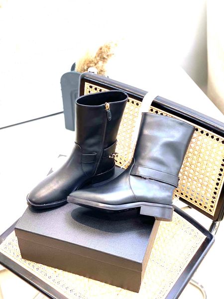new women's luxury leather knight boots martin boots good quality designer short boot size 35 -40, Black
new women's luxury leather knight boots martin boots good quality designer short boot size 35 -40, Black
