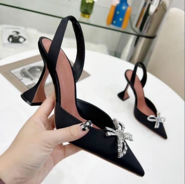 amina muaddi womens sandals leather sole designer high heels 10cm crystal bow diamond chain decoration banquet women black silk wedding form
amina muaddi womens sandals leather sole designer high heels 10cm crystal bow diamond chain decoration banquet women black silk wedding form