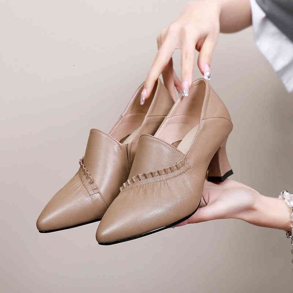 dress shoes thick heel high-heeled fashion women's single shoes spring deep mouth middle-aged leather mother's commuting work wljn, Black
dress shoes thick heel high-heeled fashion women's single shoes spring deep mouth middle-aged leather mother's commuting work wljn, Black