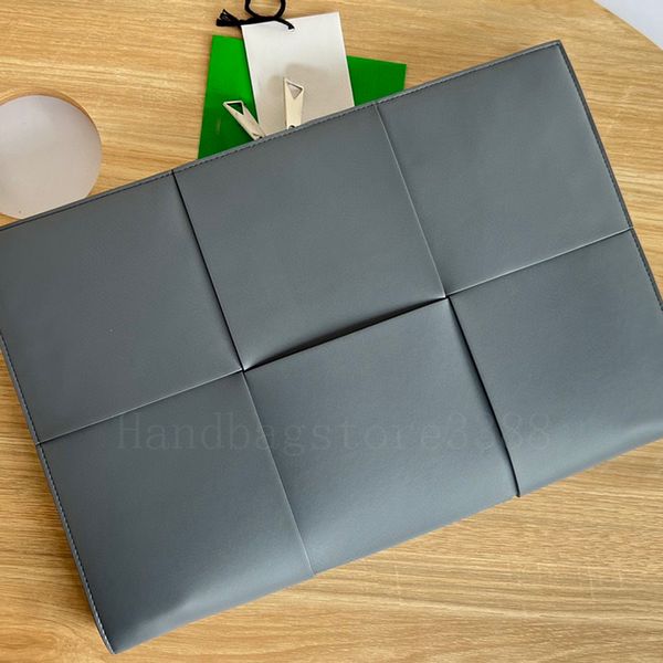 luxurious handbags designer bag mens wallet odeon luxury phone bags rive gauche knitting original leather cowhide new style fashion wholesal
luxurious handbags designer bag mens wallet odeon luxury phone bags rive gauche knitting original leather cowhide new style fashion wholesal