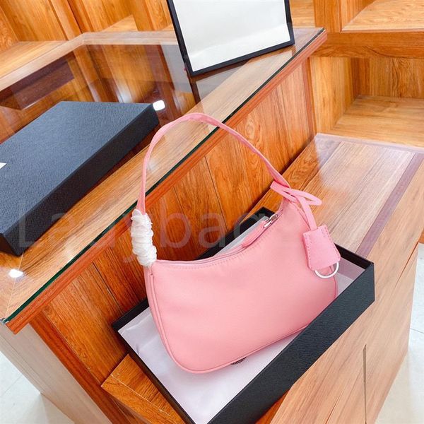 luxury designers 2021 lady plain zipper coin purses fashion handbags tote clutch bags underarm nylon water proof square interior s238l, Red;black
luxury designers 2021 lady plain zipper coin purses fashion handbags tote clutch bags underarm nylon water proof square interior s238l, Red;black