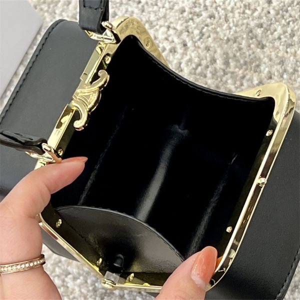 summer women purse and handbags 2022 new fashion casual small square bags unique designer shoulder messenger bags luxuries designers women b
summer women purse and handbags 2022 new fashion casual small square bags unique designer shoulder messenger bags luxuries designers women b