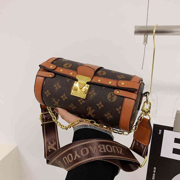 small bag female new printed messenger bag hand carrying cylinder single shoulder bag bags
small bag female new printed messenger bag hand carrying cylinder single shoulder bag bags