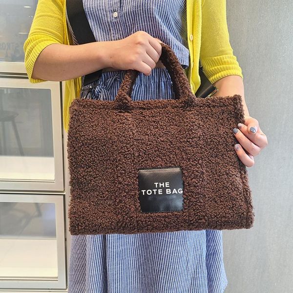 brand lambswool big tote for women letter printing large handbags faux fur shoulder crossbody bags deasigner luxury purses 2021
brand lambswool big tote for women letter printing large handbags faux fur shoulder crossbody bags deasigner luxury purses 2021