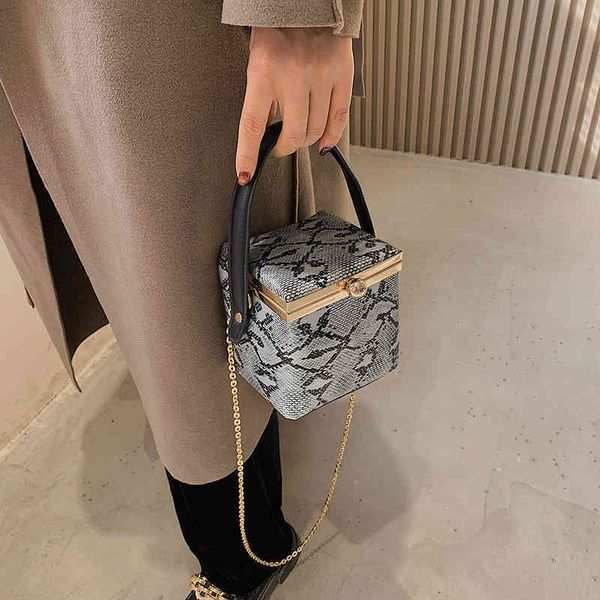 purses sugar box bag handbag autumn winter new acrylic square shoulder bag chain messenger bag
purses sugar box bag handbag autumn winter new acrylic square shoulder bag chain messenger bag