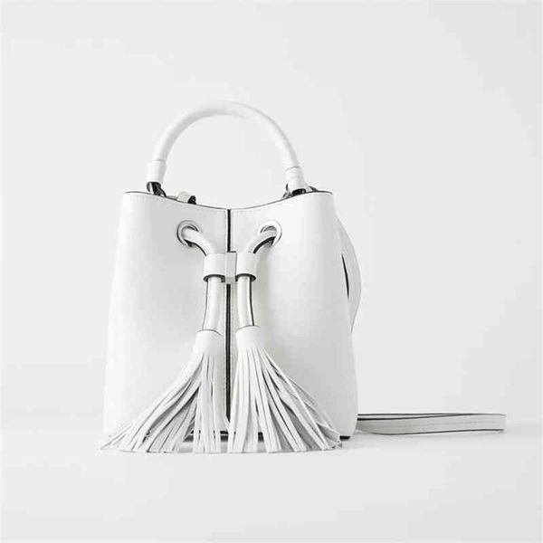 z family women's bag 2022 new white tassel decoration mini band mouth single shoulder messenger portable bucket
z family women's bag 2022 new white tassel decoration mini band mouth single shoulder messenger portable bucket