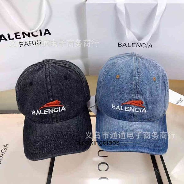 balencaigass ball caps ball paris b letter printed paris b letter classic fashion trend versatile wash cowboy couple sun duck tongue, Blue;gray
balencaigass ball caps ball paris b letter printed paris b letter classic fashion trend versatile wash cowboy couple sun duck tongue, Blue;gray