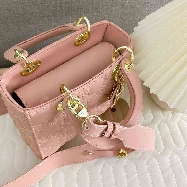 andbags for women 2022brand designhandbags women's leather bags crossbody bagfashion small square bag large capacity handbag g220712
andbags for women 2022brand designhandbags women's leather bags crossbody bagfashion small square bag large capacity handbag g220712