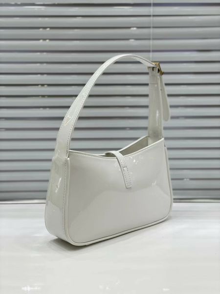 fashionable simple premium patent leather baguette bag summer new bright color armpit bags gold letter connect hasp buckle handbags, Red;black
fashionable simple premium patent leather baguette bag summer new bright color armpit bags gold letter connect hasp buckle handbags, Red;black