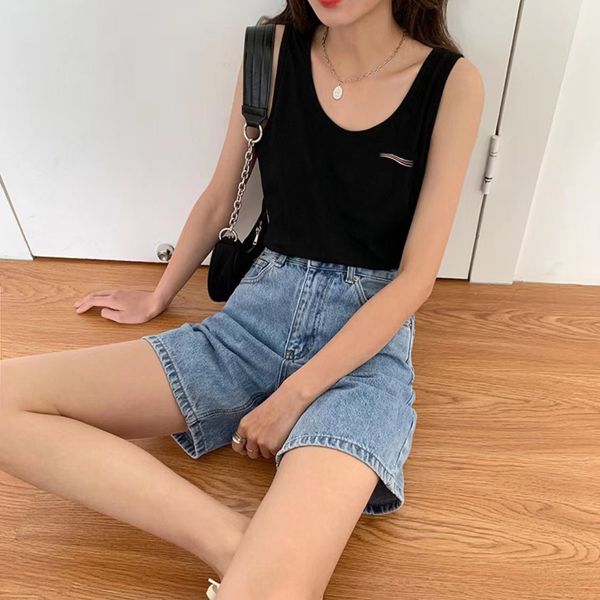 22ss womens tanks shirts designer luxury fashion vest camis comfortable sleeveless cola print temperament lapel draping fit all-match summer, White
22ss womens tanks shirts designer luxury fashion vest camis comfortable sleeveless cola print temperament lapel draping fit all-match summer, White