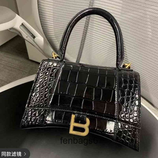 balengaigas bag handbag women bags handbags designer b letter mini fashion crossbody 2022 crocodile hourglass xs hourg lass smooth
balengaigas bag handbag women bags handbags designer b letter mini fashion crossbody 2022 crocodile hourglass xs hourg lass smooth
