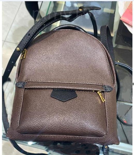 fashion quality male and female shoulder bag designer luxury leather outdoor leisure travel backpack classic fashion lady
fashion quality male and female shoulder bag designer luxury leather outdoor leisure travel backpack classic fashion lady
