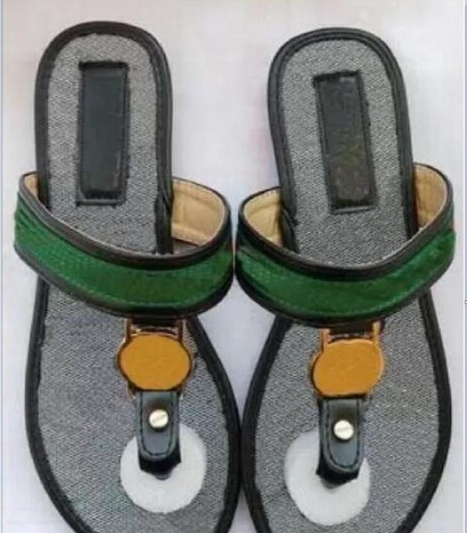 fashion-classic flat woman beach slippers crystal sandals summer lady floral print embroidery wide slipper leather l bath women shoes, Black
fashion-classic flat woman beach slippers crystal sandals summer lady floral print embroidery wide slipper leather l bath women shoes, Black