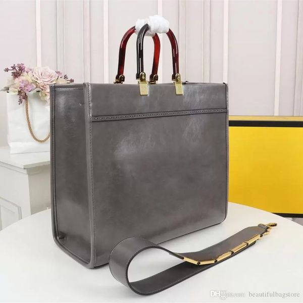 luxurys designers bags shoulder shopping bag leather material amber double handle large capacity letter
luxurys designers bags shoulder shopping bag leather material amber double handle large capacity letter