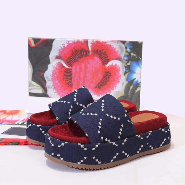2022 fashion beach slippers fashion thick bottom designer women shoes cartoon alphabet lady platform sandals leather heels letter slides lar, Black
2022 fashion beach slippers fashion thick bottom designer women shoes cartoon alphabet lady platform sandals leather heels letter slides lar, Black