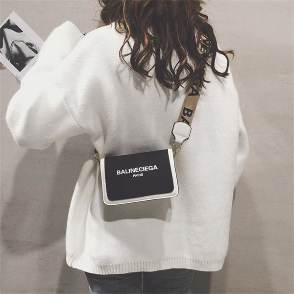 purses ins super fire female new korean student versatile chain small square bright piece buckle messenger bag
purses ins super fire female new korean student versatile chain small square bright piece buckle messenger bag