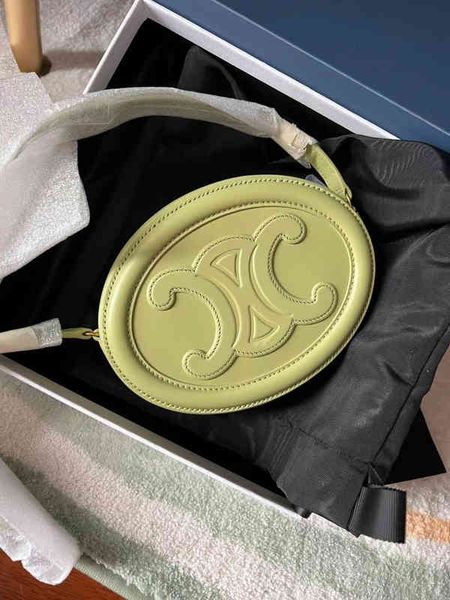 2022s spring and summer the same family c arc de triomphe moon bag pink green women's bag2022 luxury brand fashion design versatile lad
2022s spring and summer the same family c arc de triomphe moon bag pink green women's bag2022 luxury brand fashion design versatile lad