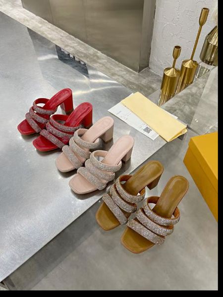 2022 new women's slippers black and white ring rhinestone crystal thin high heels straps thick heels women's dress sandals size.35
2022 new women's slippers black and white ring rhinestone crystal thin high heels straps thick heels women's dress sandals size.35