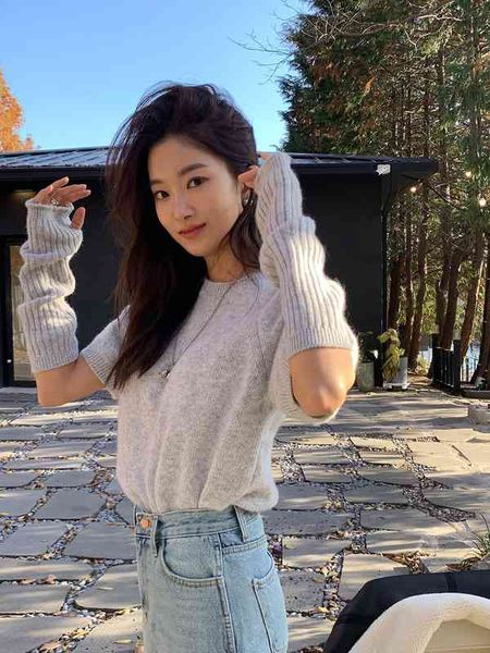 women's knits tees spring korean dongdamen round neck pullover niche design bubble sleeve knitted sweater women qh5a, White
women's knits tees spring korean dongdamen round neck pullover niche design bubble sleeve knitted sweater women qh5a, White