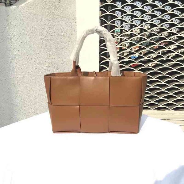 jun's bottegas handbags venetas designer early spring 2022 fashion arco tote handbag large capacity zipper inner shoulder 6 colors
jun's bottegas handbags venetas designer early spring 2022 fashion arco tote handbag large capacity zipper inner shoulder 6 colors