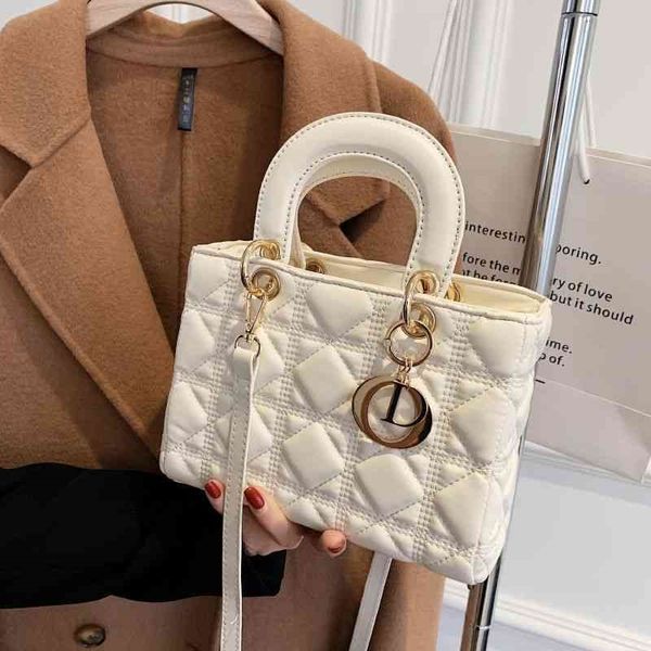 texture foreign portable square women's handbags 2022 trend new lady bag small fragrance style versatile one shoulder diagonal
texture foreign portable square women's handbags 2022 trend new lady bag small fragrance style versatile one shoulder diagonal