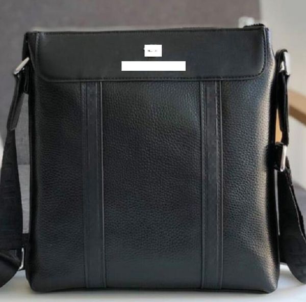 2022 classic r men's shoulder bag fashion messenger bag 
2022 classic r men's shoulder bag fashion messenger bag