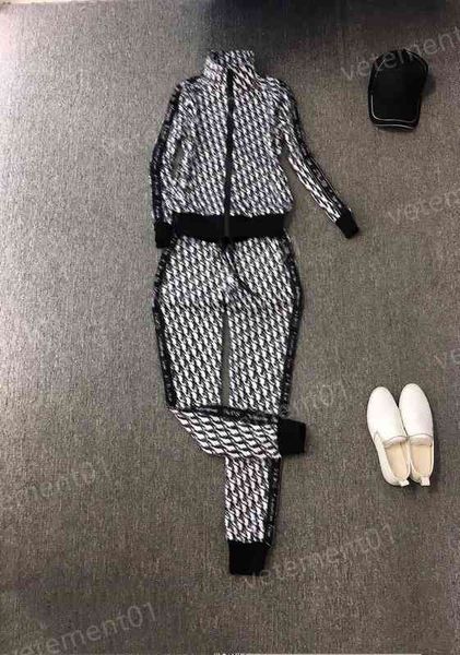 womens two piece pants classic logo print fashion designer cardigan jacket with casual pants 2 piece sets luxury designer tracksuits, White
womens two piece pants classic logo print fashion designer cardigan jacket with casual pants 2 piece sets luxury designer tracksuits, White