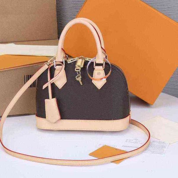 alma bb pm shell bags women leather handbags flower embossed shoulders with lock designer handbag crossbody purse tote bag hkkp
alma bb pm shell bags women leather handbags flower embossed shoulders with lock designer handbag crossbody purse tote bag hkkp
