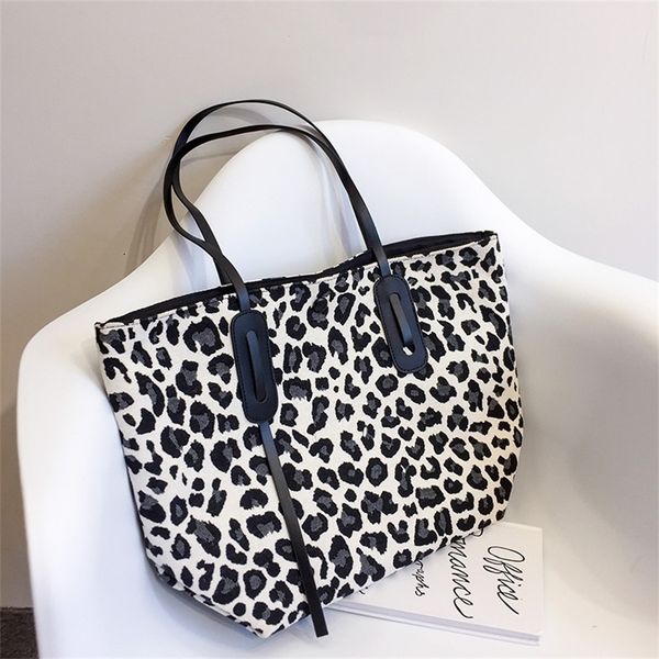bags autumn and winter new shoulder bag large canvas versatile mother capacity travel leopard tote bag purse
bags autumn and winter new shoulder bag large canvas versatile mother capacity travel leopard tote bag purse