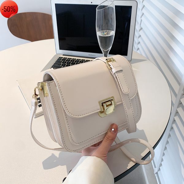 luxury designer2022 spring new fashion personalized diana single shoulder handbag women's small bag
luxury designer2022 spring new fashion personalized diana single shoulder handbag women's small bag