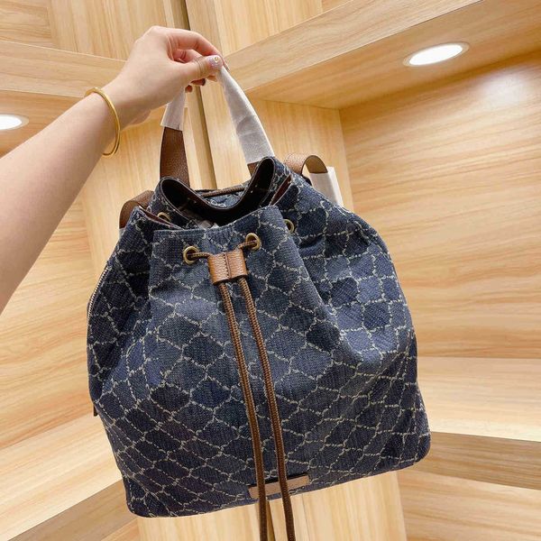 fashion backpack women backpacks nice school bag handbag large quantity product letter print high quanlity cowhide fabric material
fashion backpack women backpacks nice school bag handbag large quantity product letter print high quanlity cowhide fabric material