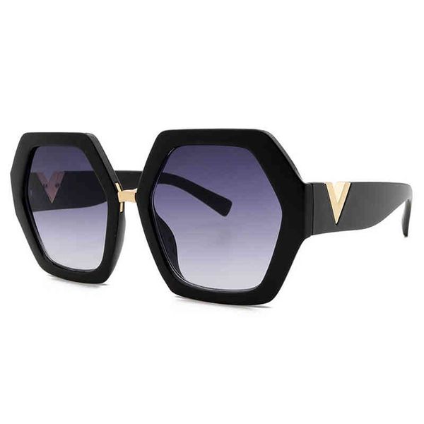 2022 luxury square glass ladi fashion glass classic digner retro women eyewear shad brand eyeglasses sun glasses for men uv400, White;black
2022 luxury square glass ladi fashion glass classic digner retro women eyewear shad brand eyeglasses sun glasses for men uv400, White;black